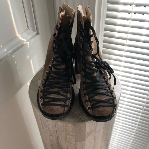 Tan suede boots - Picture 2 of 4